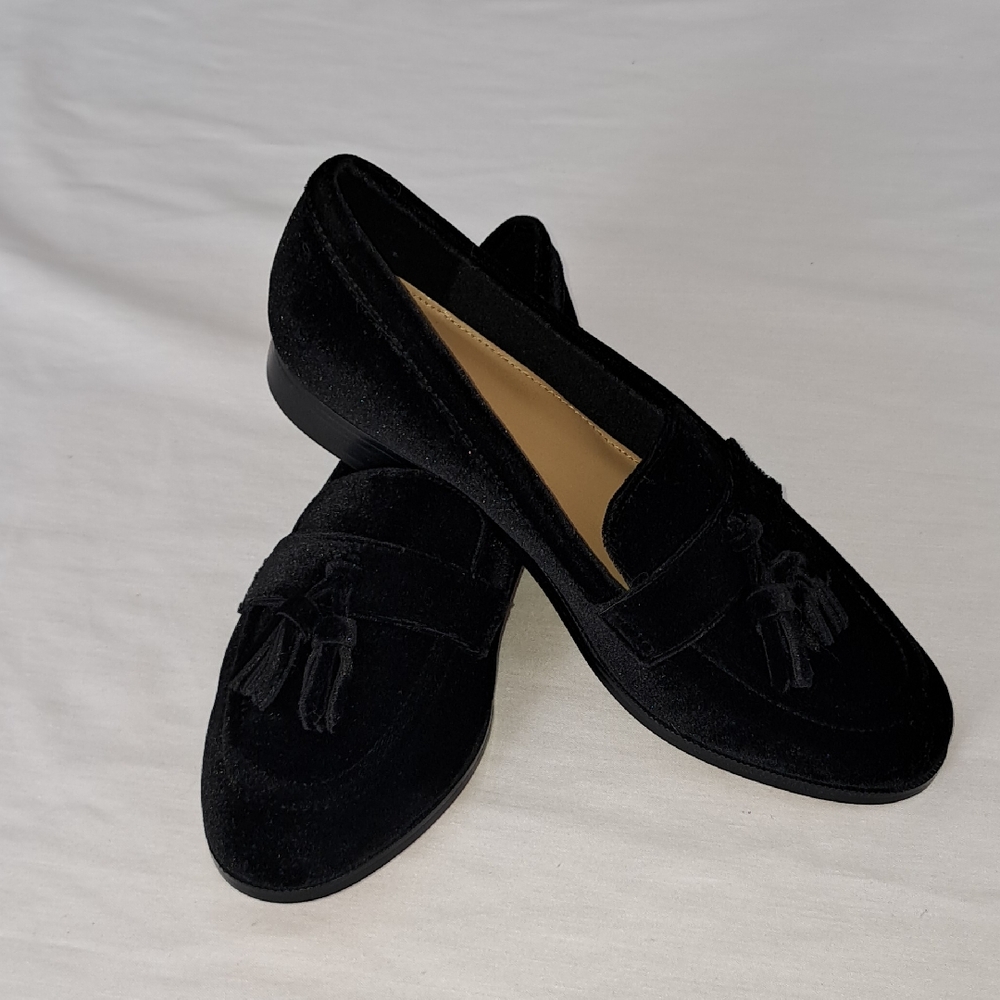 J. Crew Velvet Tassel‎ Loafer. Womans Size 8. Black. NWOT.